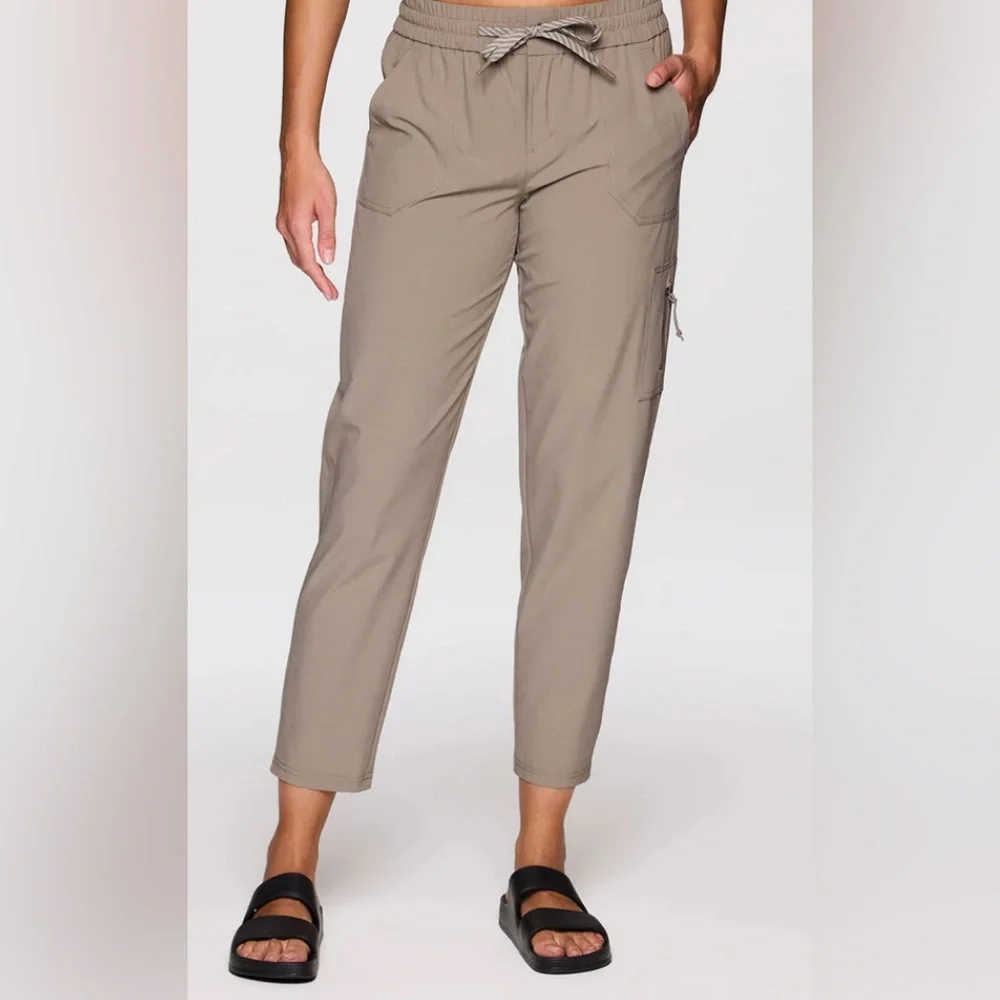 Avalanche Women’s Tan Cropped Pants Size XL - Picture 1 of 7